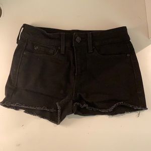 Black levi’s denizen shorts